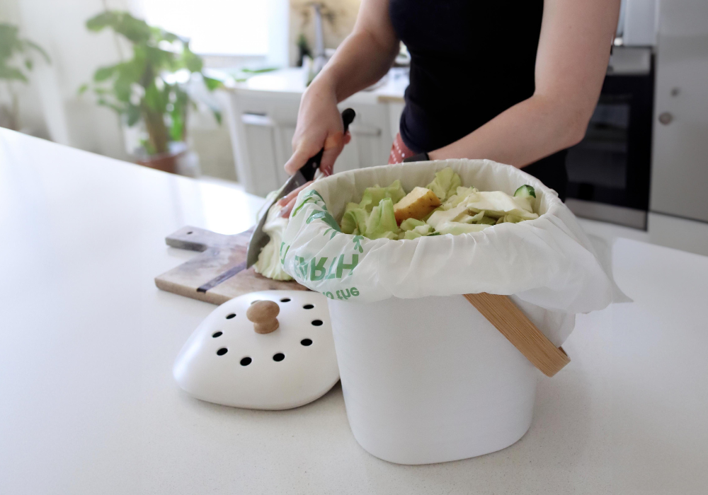 tiny benchtop compost caddy
